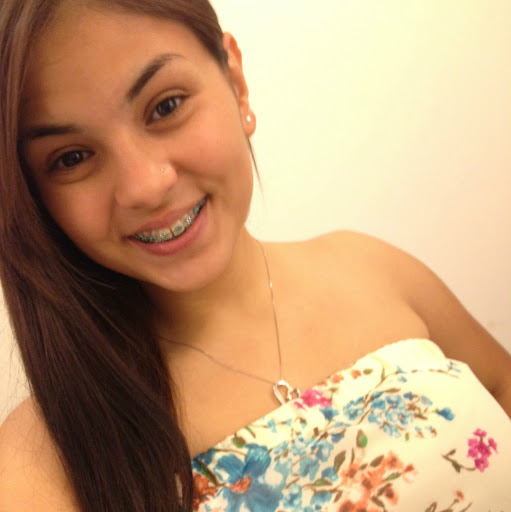 Michelle Martinez Photo 27