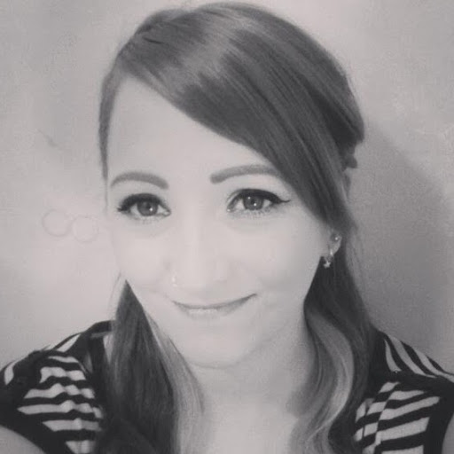 Laura Wray Photo 4
