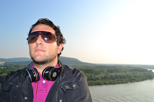 Jesus Reyes Photo 10