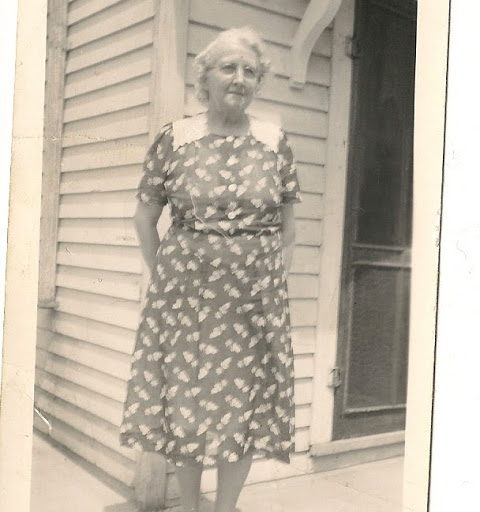 Carolyn Pollard Photo 21