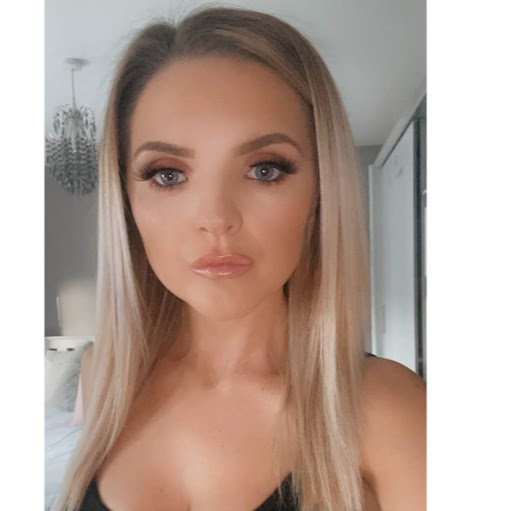 Jessica Houston Photo 34