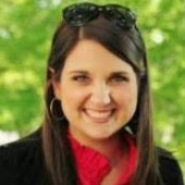 Emma Reynolds Photo 12