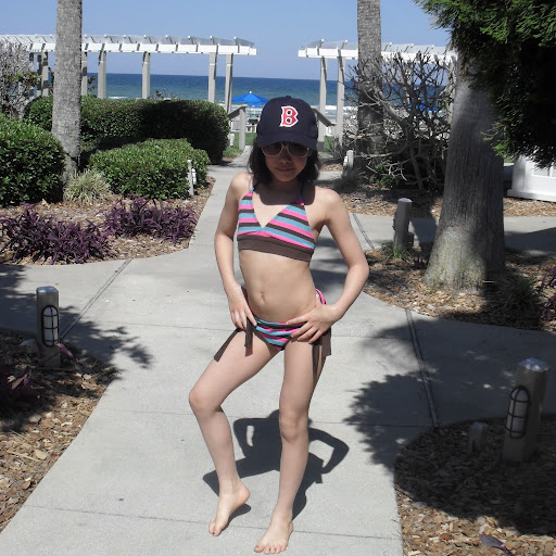 Anna Foster Photo 27