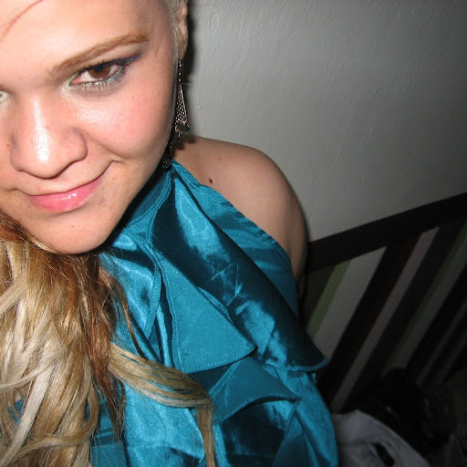 Sandy Vargas Photo 18