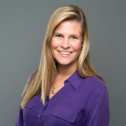 Elizabeth Pierce Photo 15