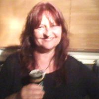 Julie Drummond Photo 9