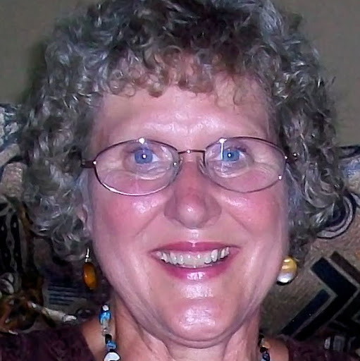 Elizabeth Platt Photo 35