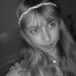 Natalie Hartmann Photo 4