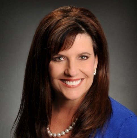 Shelly Davies Photo 18