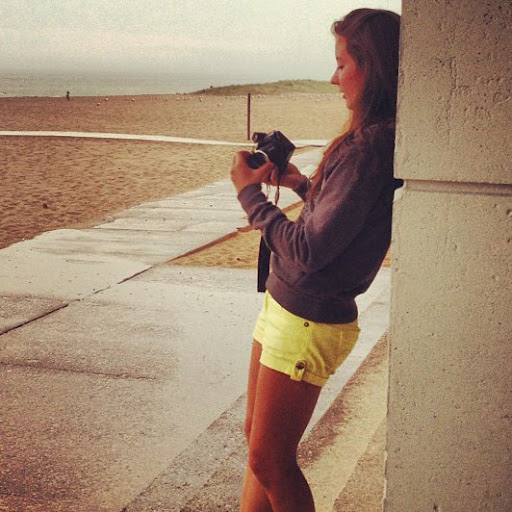 Laura Hardy Photo 30
