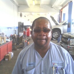 Ronnie Battle Photo 8