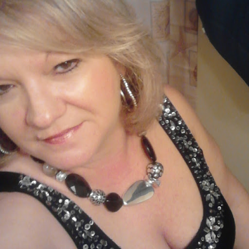 Veronica Bishop Photo 39
