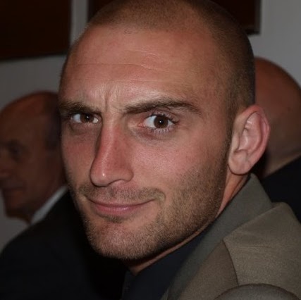 Mark Whiting Photo 27
