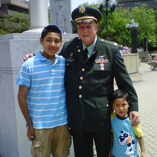Jeffrey Gomez Photo 14
