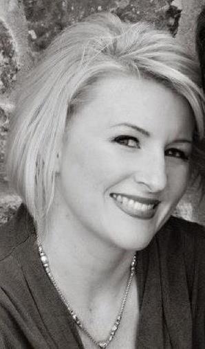 Julie Sullivan Photo 34