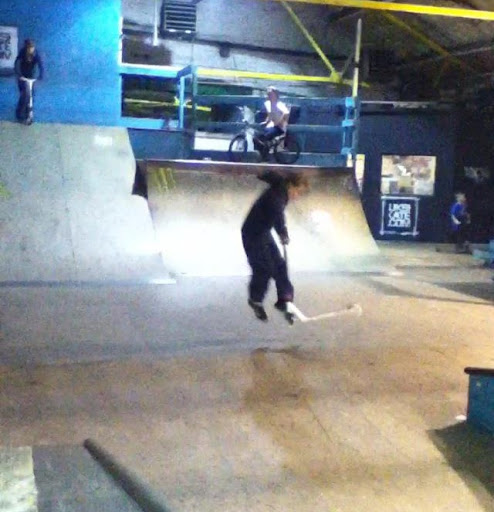 Joe Finch Photo 7