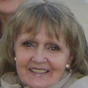 Elaine Evans Photo 29
