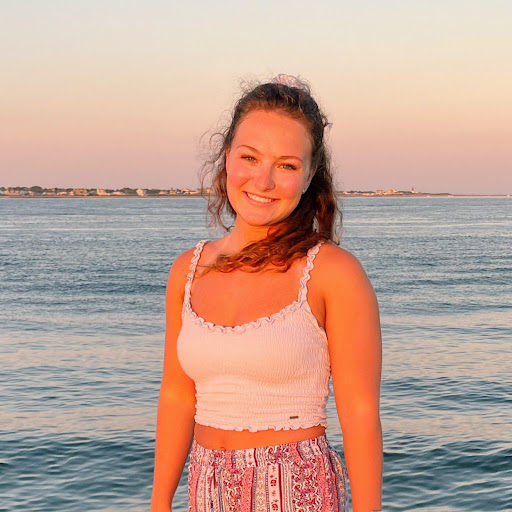 Madeline Moore Photo 27
