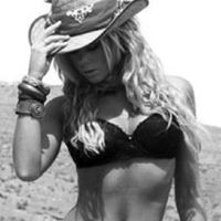 Kellie Burton Photo 4