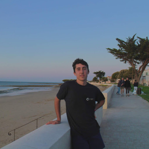 Daniel Hutton Photo 18