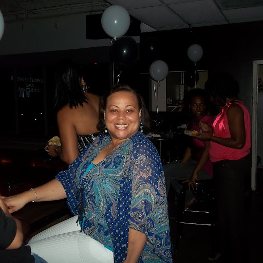 Bobbie Williams Photo 38