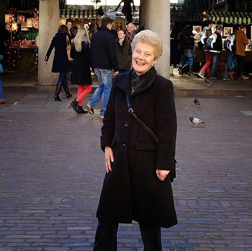 Sue Turner Photo 27