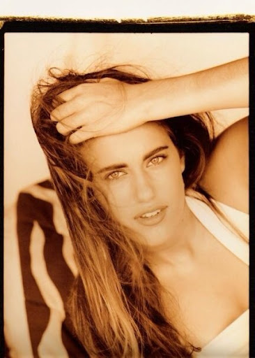 Julie Kennedy Photo 22