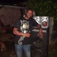 Derron Robinson Photo 7