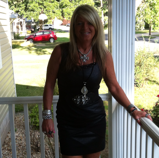 Jamie Shelton Photo 35