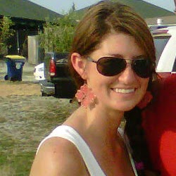 Emily Reynolds Photo 51
