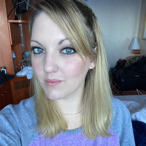 Danielle Bruce Photo 37