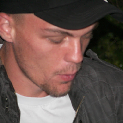 Lee Watson Photo 23
