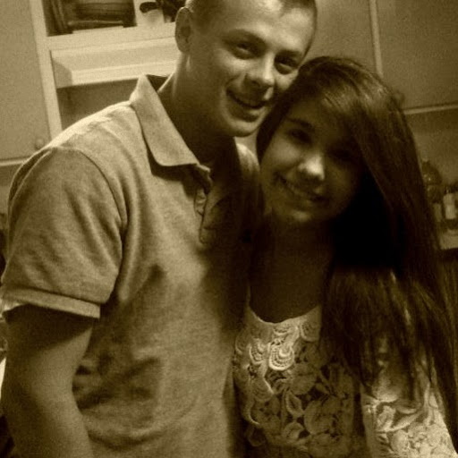 Amanda Oakes Photo 9