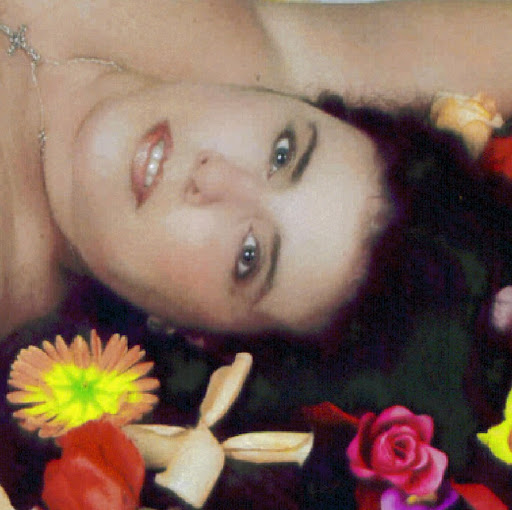 Melanie Goins Photo 26