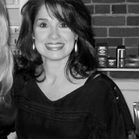 Debbie Holmes Photo 25