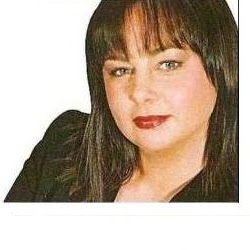 Rachelle Davies Photo 3