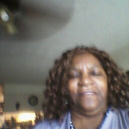 Linda Small Photo 37