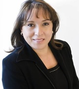 Elizabeth Gomez Photo 10