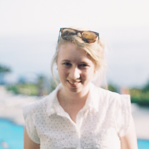 Anna Gavin Photo 32