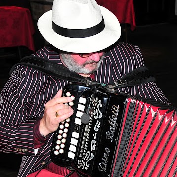 Jeff Warwick Photo 12