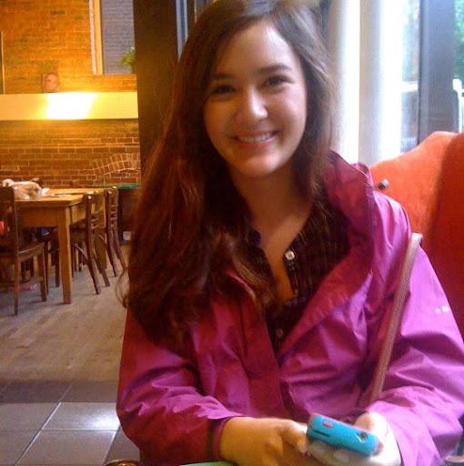 Nicole Wells Photo 37