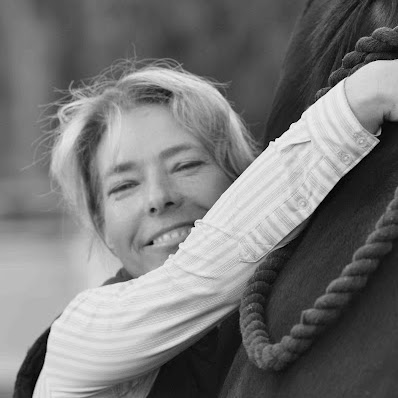 Elizabeth Dawes Photo 14