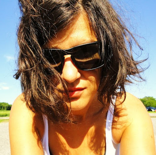 Alexandra Toth Photo 6