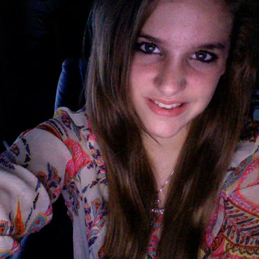Isabelle Simmons Photo 14