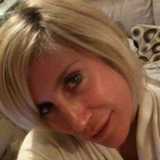 Jacqueline Lowe Photo 14