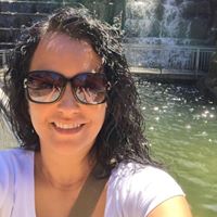 Elizabeth Olivas Photo 18