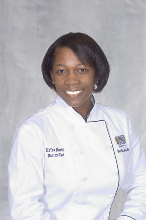 Erika Moore Photo 12