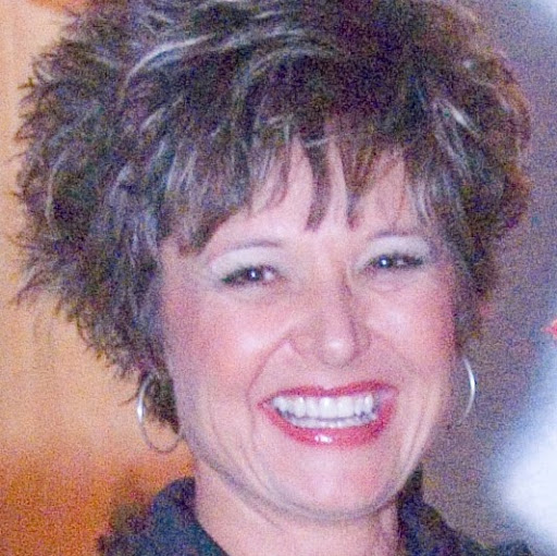 Andrea Welch Photo 24