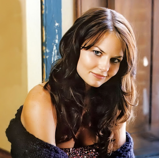 Allison Cameron Photo 37