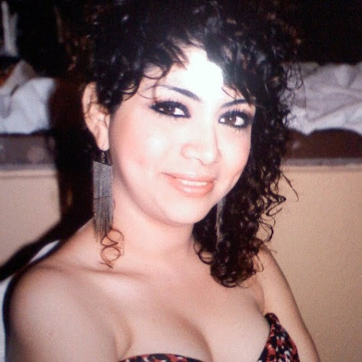 Elizabeth Castro Photo 45